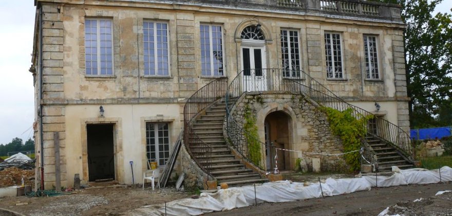 Chateau Bellevue residence in Yvrac in France